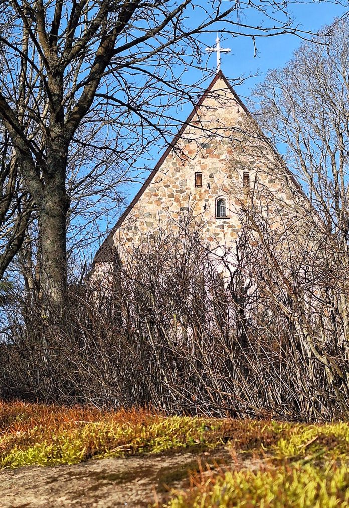 Mynämäen Pyhän Laurin kirkko. Kuva: Jenni Urponen.