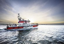 Vapaaehtoiset meripelastajat valmiina päivystyskauteen Turun Meripelastusyhdistyksen PV503 saa vappuna uuden nimen sponsorivaihdoksen myötä. Kuva: Turun Meripelastusyhdistys / Suomen Meripelastusseura.