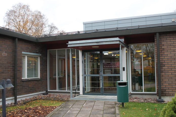 Raision seurakuntatalo. Kuva: Katariina Mäkinen-Önsoy / Turun Seutusanomien arkisto.