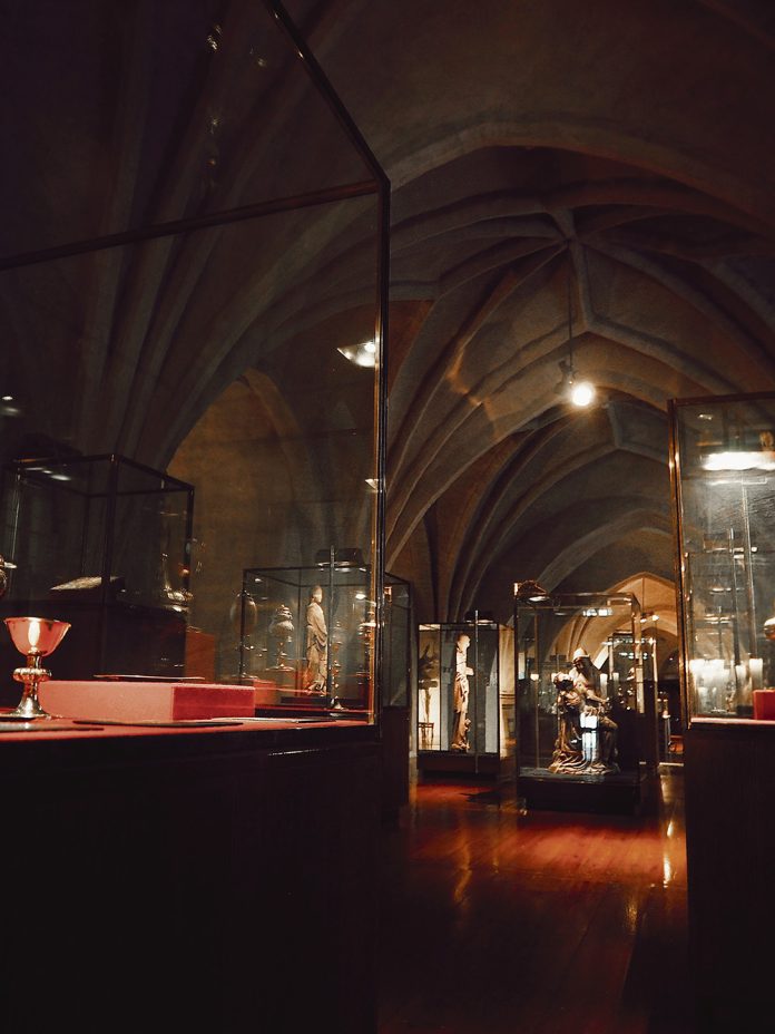 Aboa Vetus Ars Nova -museolle suunnatut esinelainat ovat mahdollisia, koska Tuomiokirkkomuseo sulkeutui kirkon peruskorjauksen tieltä. Kuva: Neea Koskela / Turun ja Kaarinan seurakuntayhtymä.