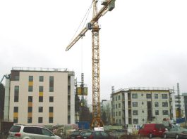 Työkaluja taloyhtiöille ilmastonmuutokseen sopeutumiseen Kerrostalokiinteistö Katariina Kaarinassa. Kuva: Turun Seutusanomien arkisto / Katariina Mäkinen-Önsoy.