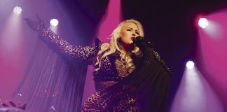 Kaikki laulaa Skanssissa -tilaisuus kutsuu yhteiseen musiikkihetkeen Kaikki laulaa Skanssissa -yhteislaulutapahtuma laittaa kesän käyntiin 11.6. upeaäänisen Noora Louhimon johdolla.