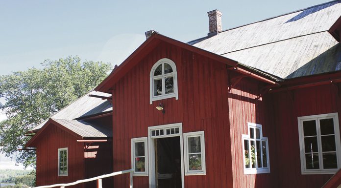 Taidekartanon kesä käynnistyy tekstiilitaidenäyttelyn merkeissä Taidekartanolla aikalaistaide, arvokas kartano ja kulttuurimaisema kohtaavat tasavertaisina ja toisiaan vahvistavina. Kuva: Katariina Mäkinen-Önsoy / Turun Seutusanomien arkisto.