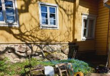 Piha- ja ikkunapäivä Naantalin museolla Naantalin museon Hiilolan pihalla järjestetään avoin Piha- ja ikkunapäivä. Kuva: Rakennusperinteen Ystävät ry.