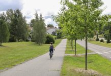 Pyöräilyviikolla renkaat suunnataan julkisen taiteen luo Pyöräilyviikko. Kuva: Raision kaupunki.