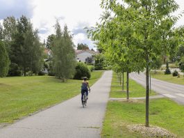 Pyöräilyviikolla renkaat suunnataan julkisen taiteen luo Pyöräilyviikko. Kuva: Raision kaupunki.