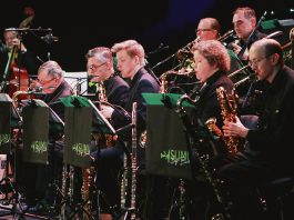 SUMU Big Band juhlistaa Merisään juhlavuotta SUMU Big Band esittää Odotettavissa iltaan asti, Merisää 100 vuotta -konsertin Linnateatterissa tulevana lauantaina. Kuva: SUMU Big Band.