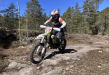 Sanna Wasström suuntaa kotikilpailuunsa Raisioon enduron naisten SM-sarjan viidentenä Unelmaansa ajava Sanna Wasström suuntaa enduron naisten SM-sarjan viidentenä kotikilpailuunsa Raisioon. Kuva: Hannu Kujala.