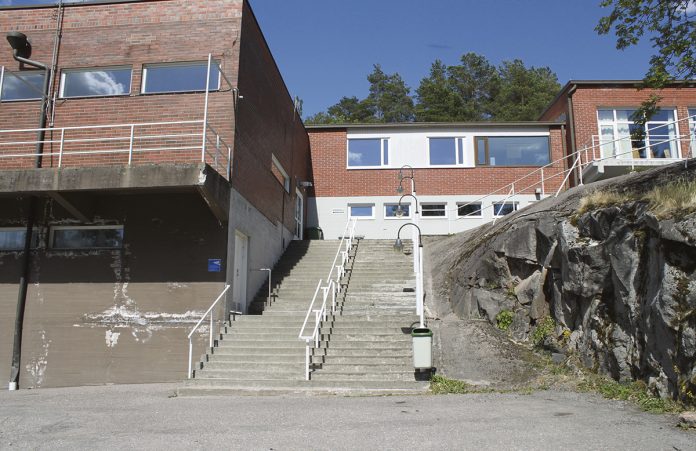 Purkutuomion saanut Tarvashovi Liedon Tarvasjoella edustaa legendaarista keikkapaikkaa. Toukokuussa kajahtava THRASH TO DUST – TARVASHOVI FINALE -festivaali nostaa sen historiallista merkitystä yhteisissä muistoissamme. Kuva: Turun Seutusanomien arkisto / Katariina Mäkinen-Önsoy.