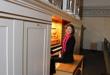 Kesäillan musiikkia Piikkiön kirkossa kesäkuun tiistai-iltoina Tiina Ilonen. Kuva: Tuija Leeste.
