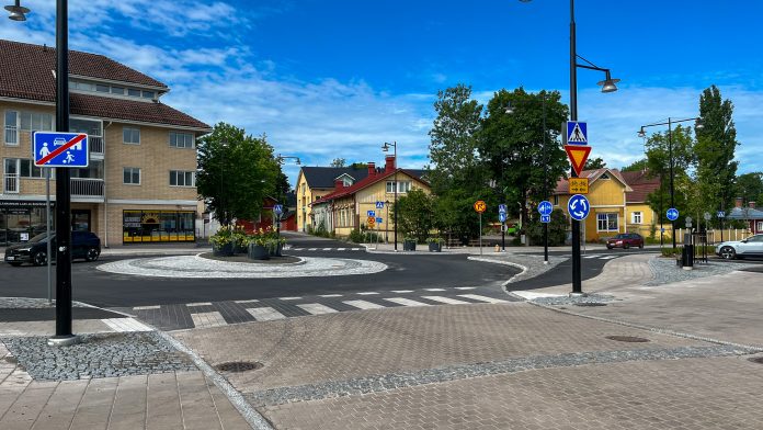 Kiertoliittymä Kaivokadun ja Tullikadun risteyksessä kuvaaja naantalin kaupunki