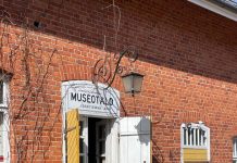 Kulttuuriralli tuo toimintaa, elämyksiä ja kohtaamisia Aurajoentielle Auran Koskipirtti ja Museotalo. Kuva: Tommi Wallin.