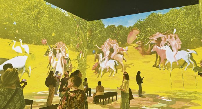 Taidehistorian arvoituksellisimpiin merkkiteoksiin kuuluu Hieronymus Boschin Maallisten ilojen puutarha (The Garden of Earthly Delights), joka antaa tilaa tulkinnalle. Alkuperäinen sijaitsee Madridin Museo Nacional del Pradossa.