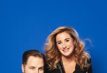 Raision Martinsalissa kuullaan lauluja ja tarinoita Kyösti Mäkimattilalta ja Milana Misiciltä Kyösti Mäkimattila ja Milana Misic. Kuva: Sony Music Live 2025.