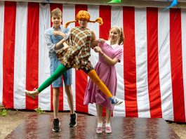 Teatteri | Peppi Pitkätossu ilahduttaa Piikkiössä Tammipartion lastenteatterin Peppi Pitkätossu saapuu Piikkiön Sipilänmäellä sijaitsevaan Huvikumpuun. Kuva: Eetu Louhe.
