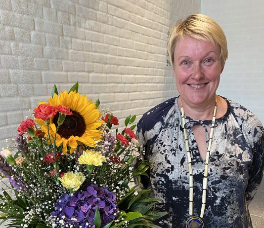 Vuoden luotolaisen käädyt luovutettiin Satu Leppäselle Satu Leppänen. Kuva: Aira Kuvaja.