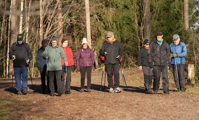 Seniorit Kerttulassa web Ikiliikkuja-päivä kutsuu Kerttulan yleisurheilukentälle. Kuva: Raision kaupunki.
