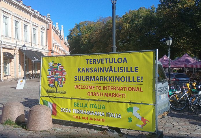 Kansainvaliset Suurmarkkinat Turku web Turun Kansainväliset Suurmarkkinat ovat valmisteilla Aurajokirannassa. Kuva: Katariina Mäkinen-Önsoy.