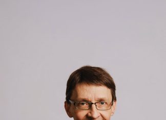 Vuoden suurin kirjailijakiertue saapuu Naantaliin Palkittu kirjailija Markus Nummi saapuu Naantalin pääkirjaston vieraaksi. Kuva: Sabrina Bqain.