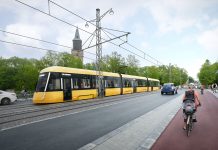 Turun raitiotien toteutusvaiheen sopimus allekirjoitettu Turun Tuomiokirkkosilta. Havainnekuva: Turun Raitiotieallianssi 2025.