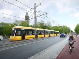 Turun raitiotien toteutusvaiheen sopimus allekirjoitettu Turun Tuomiokirkkosilta. Havainnekuva: Turun Raitiotieallianssi 2025.