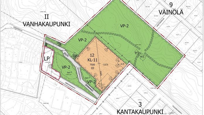 Hallinto-oikeus toteaa, että käyttötarkoituksen osalta kaavamuutos on osayleiskaavan mukainen, sillä rakentaminen sijoittuu osayleiskaavan keskustatoimintojen alueelle. Hallinto-oikeus tiedotti päätöksestään 6.10.