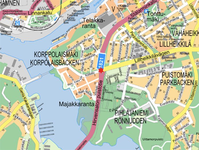 hirvensalon-puistotie-web Hirvensalon puistotien ja Vähäheikkiläntien risteykseen on rakennettu työnaikainen liikenneympyrä. Kuva: Turun liikennekeskus.